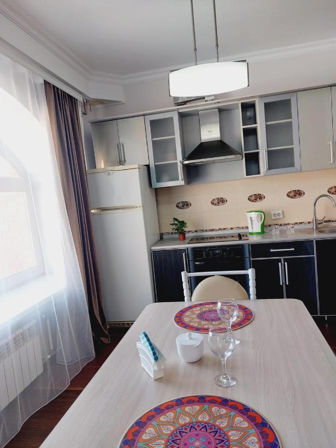 Квартира На Плазе Aktobe Bagian luar foto